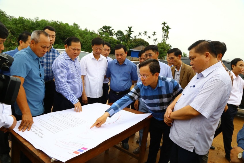 Đồng chí Bí thư Tỉnh ủy kiểm tra nắm tình hình triển khai dự án trên địa bàn huyện Kim Bôi